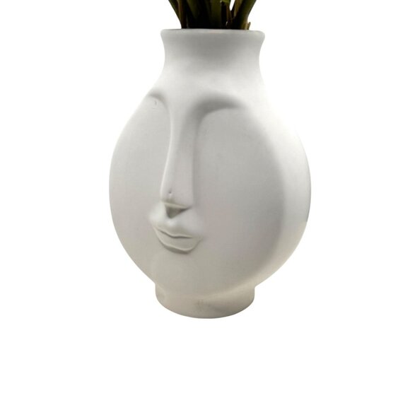 Modern White Ceramic Face Vase - Picture 4 of 9